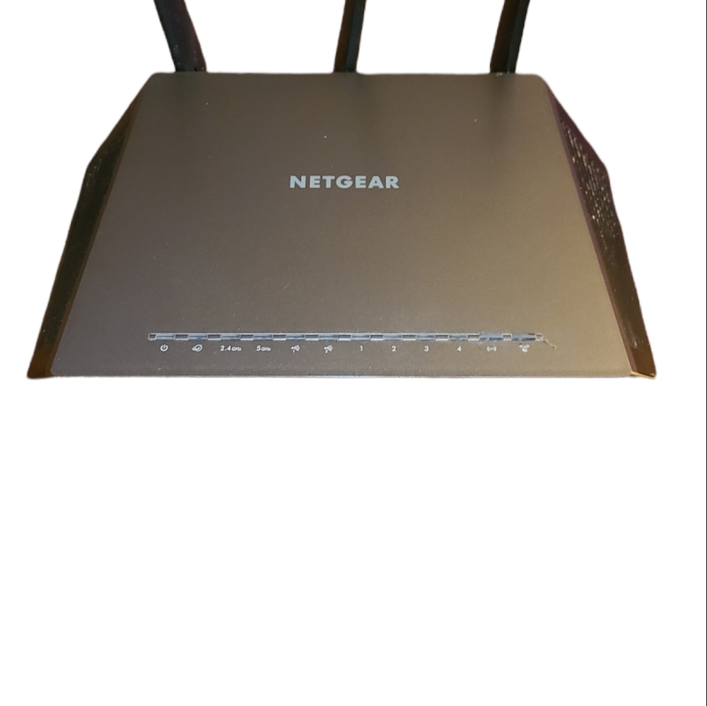 NETGEAR Nighthawk AC2300 Smart WIFI Router Model R7000P - Picture 5 of 16